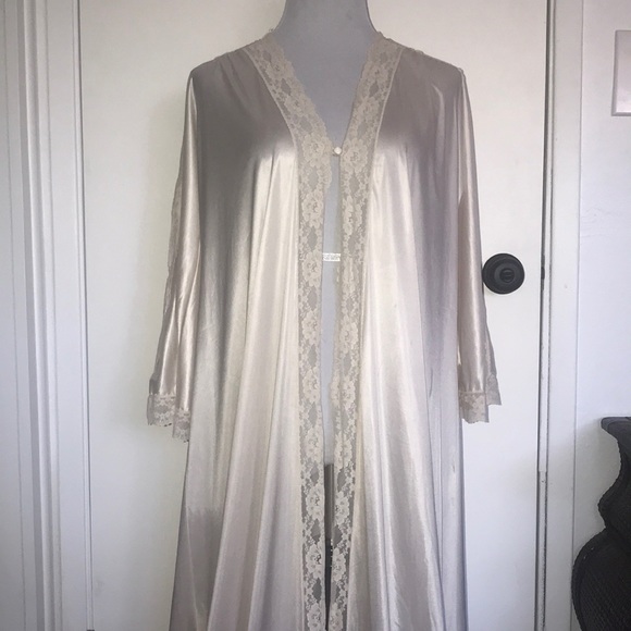 Val Mode Other - Large Vintage Silk & Lace Blush Robe